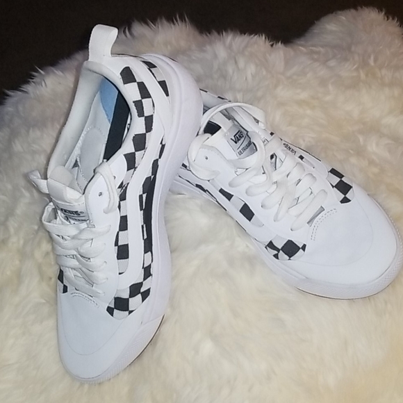 vans ultrarange exo checkerboard
